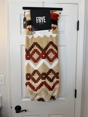 FRYE Aztec-Patterned Plush Throw in Beige, Brown & Rust